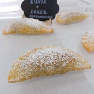 AXA EMPANADAS QUESO Y GUAVA
