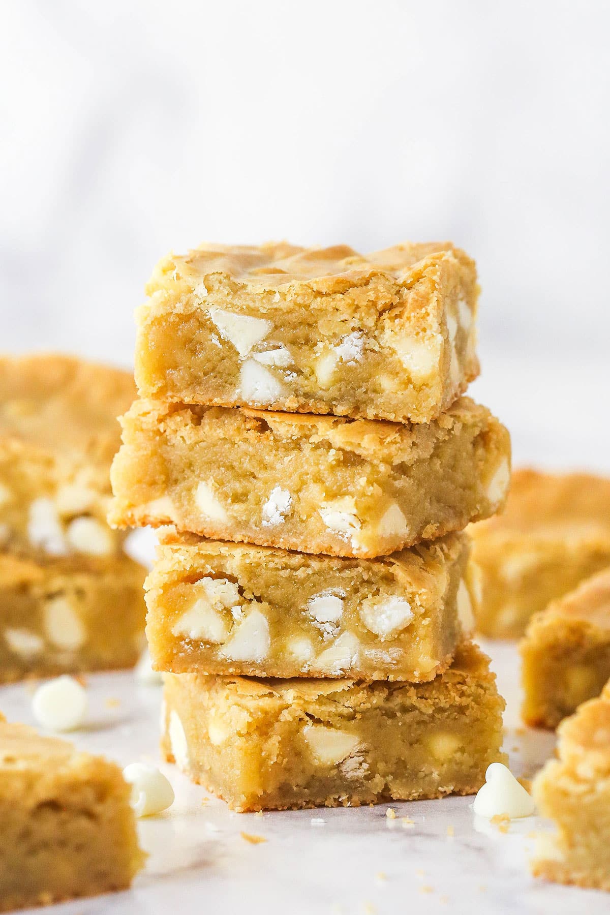 AXA BLONDIES