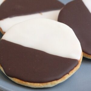 CARAMELLA BLACK AND WHITE 142g